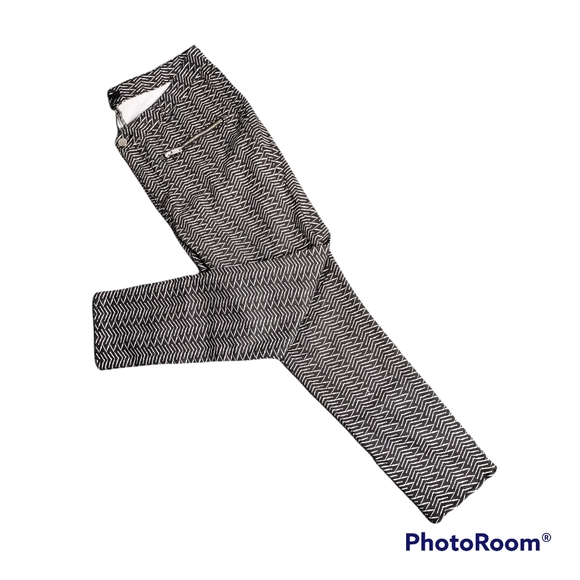 Ellos stretch slim leg ankle pants bold blk & white zig-zag pattern zipper dets - Picture 12 of 12